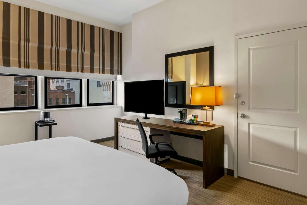 Sonesta Hotel Baltimore Inner Harbor Image 11